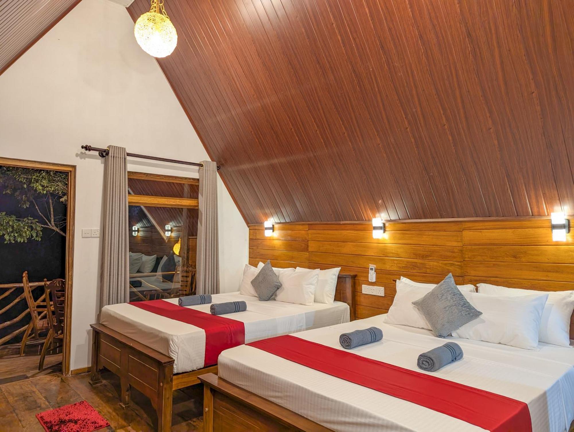 Wooden Cabana Сігірія Екстер'єр фото