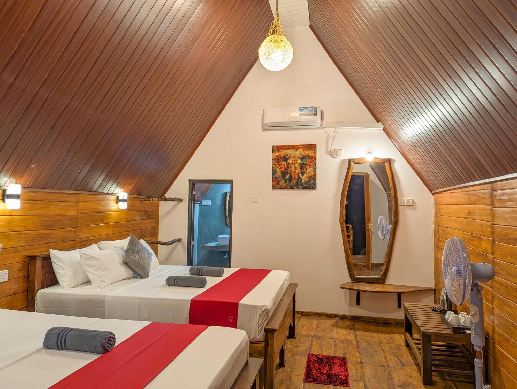 Wooden Cabana Сігірія Екстер'єр фото